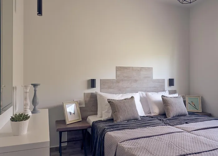 Chris & Jo Villas, Enchanting Escapes, With Heated Pools & Seaviews By Thinkvilla